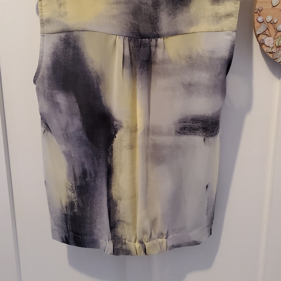 💛🤍🖤 DKNY Blouse - Picture 7 of 10